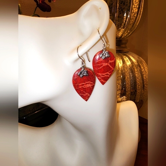 Red Sponge coral earringsl .925 Sterling Silver - Picture 1 of 2